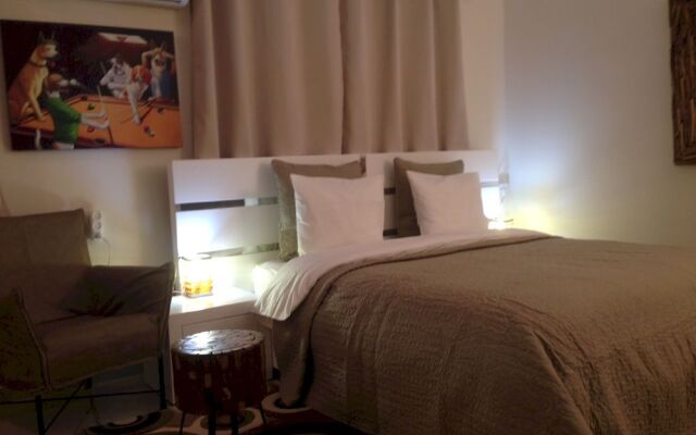 Dato's Beach Studio-Apartments