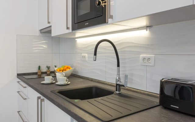 Luxury Studios & Rooms Seven
