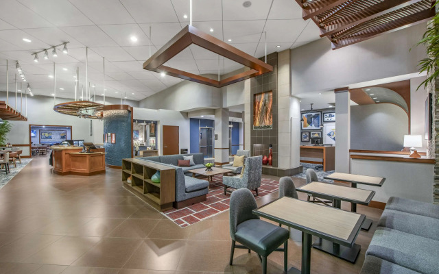 Hyatt Place Riverside Downtown