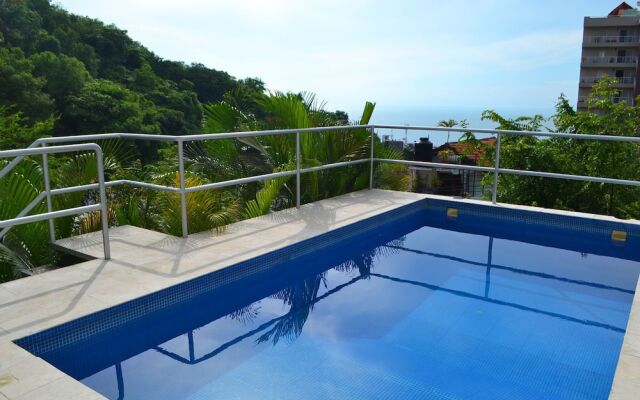 Condo Torre Diamante 305 by MDR