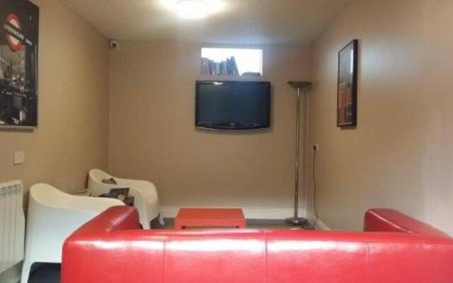 Oscar's Hostel