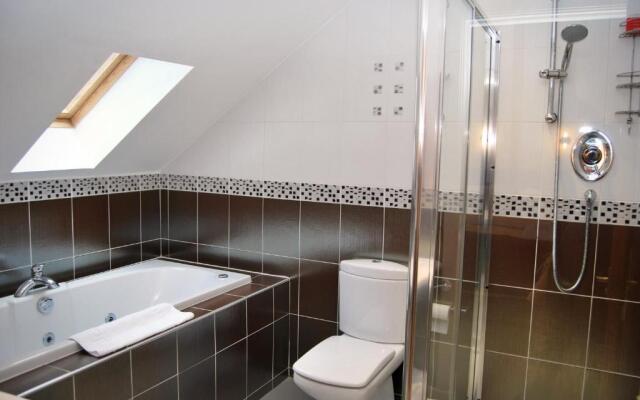 The Old SchoolHouse Hotel