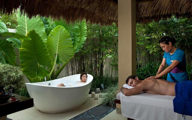 Crimson Resort and Spa Mactan