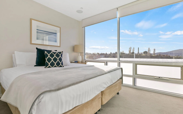 Sullivans Cove Apartments