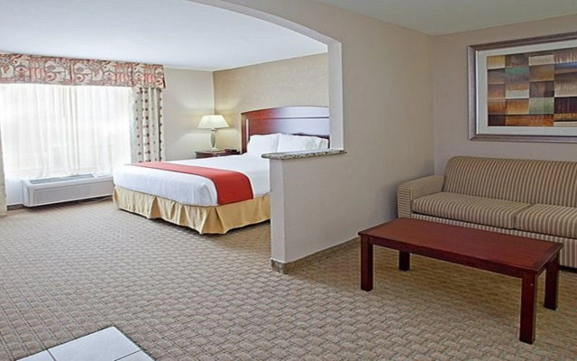 Holiday Inn Express & Suites College Station by IHG
