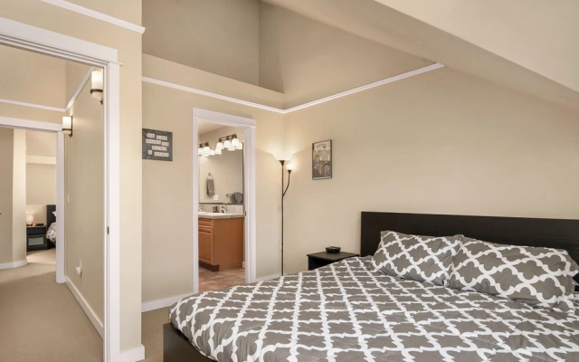 Seattle Vacation Home: Life's A Game