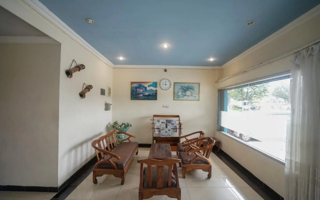 OYO 448 Hotel Central