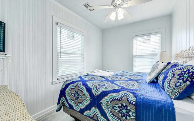 The Cali House - Four Bedroom Home