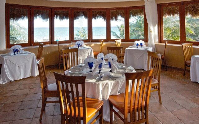 The Reef Playacar Beach Resort & Spa