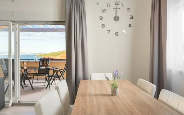 Lux 3 - Heated Pool - A6