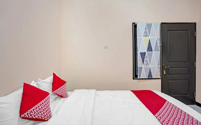 OYO Life 90649 Raja Residence Syariah