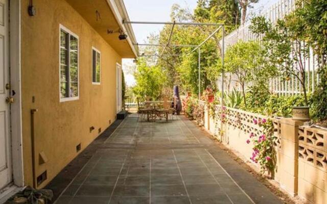 Beverly Hills Dream House Near Hollywood