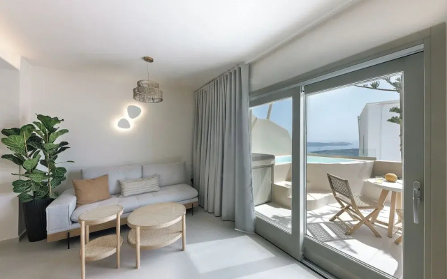Morfes Luxury Suites by Caldera Houses