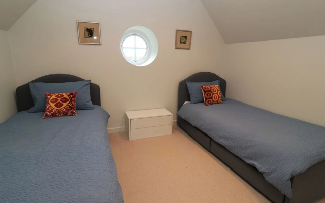 The Elm Coach House
