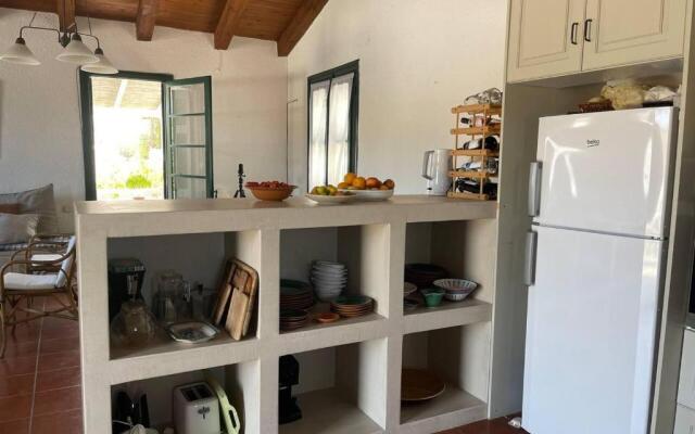Charming two Bedroom Fisherman's House on Kea