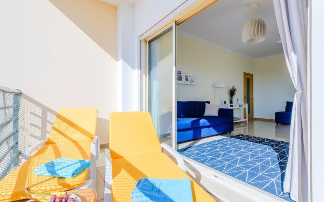 Sea view Apartment with 3 spacious Terraces & 2 Swimming pools