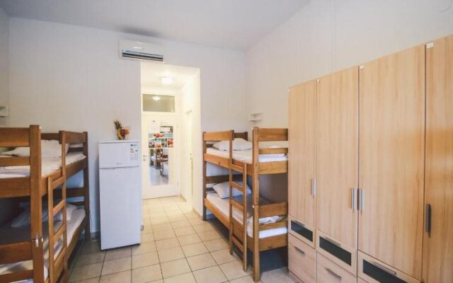 Moon Rocks Hostel