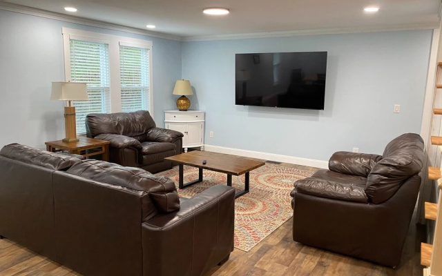 1st Class Rentals The Thurman Munson House