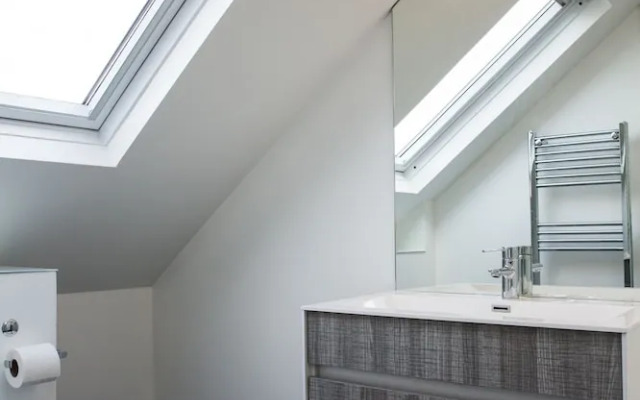 Altido Stylish 3Br Home W/ Garden In Fulham