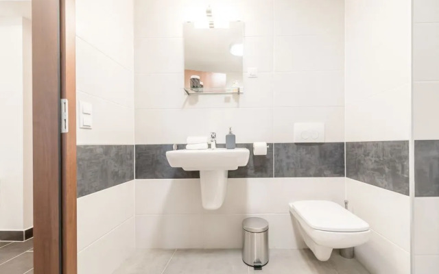 Venus Apartments at Broadway Residence