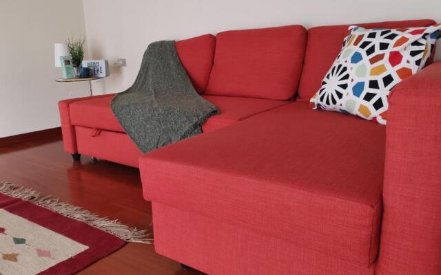 Bnbook - Sesto Calende Train Station