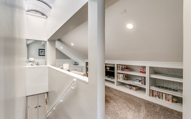 The Savoy Penthouse 601 (3 bedroom plus loft, Sleeps 9)