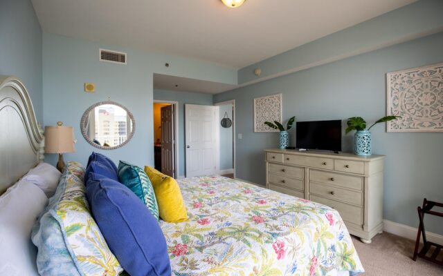 Laketown Wharf - 810