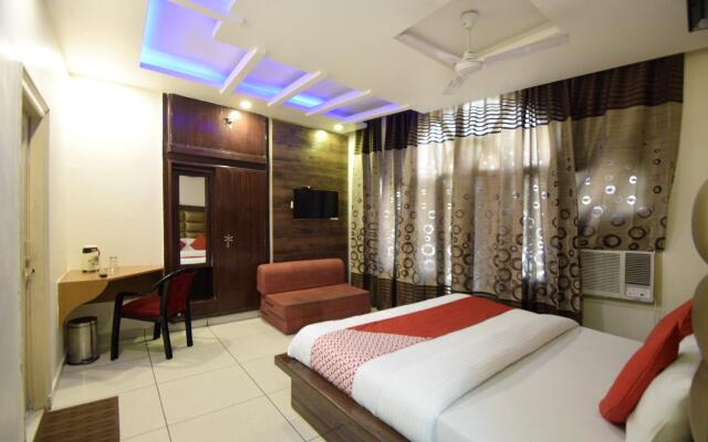 OYO 12841 Hotel Maa Residency