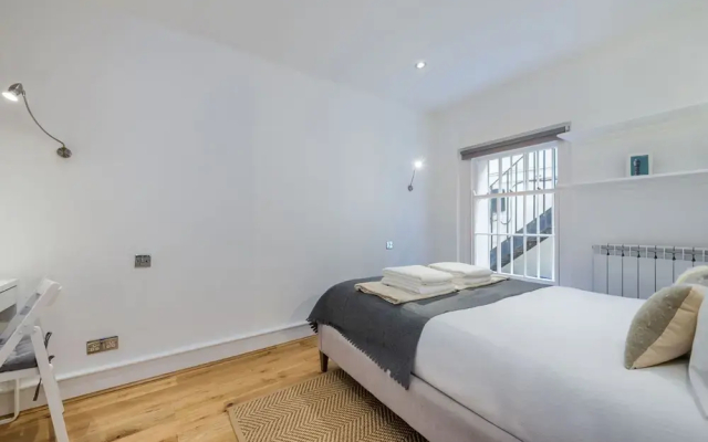 The Fairytale - Fitzrovia - by Frankie Says