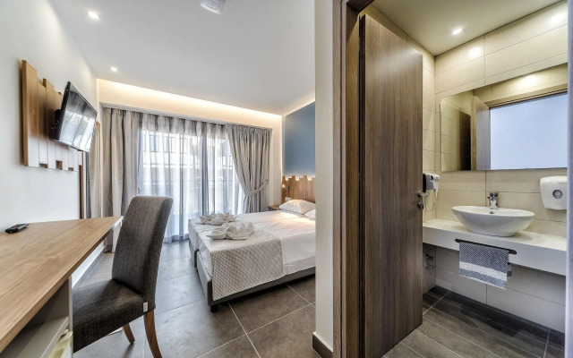 Pollis Hotel