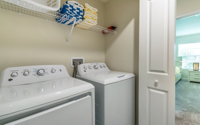 Juliet Circle Circle Villa Story Lake