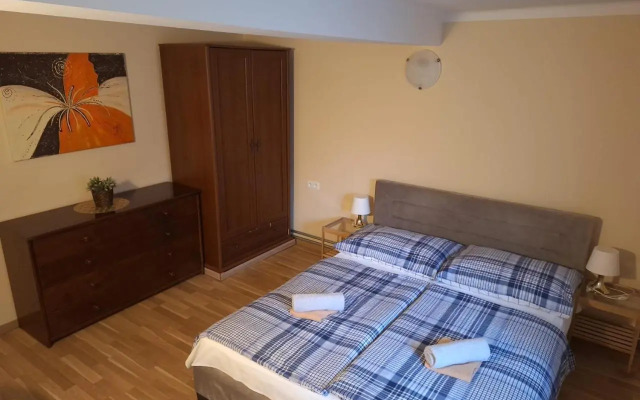 Star Apartments