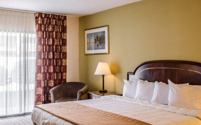 Quality Inn & Suites Pensacola Bayview