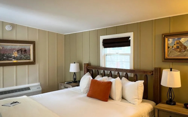 Prescott Pines Inn