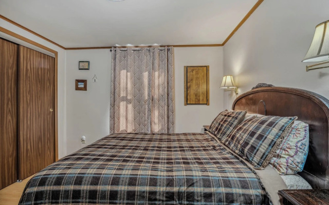 Mountain View Hideaway- A Fun Time Away!