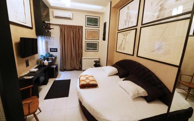 KennedyLux Apartment