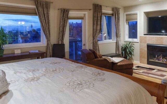 Sleeping Bulldog Bed and Breakfast