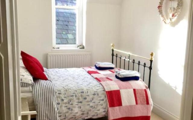 Quirky Lyme Regis Apartment Near Beach