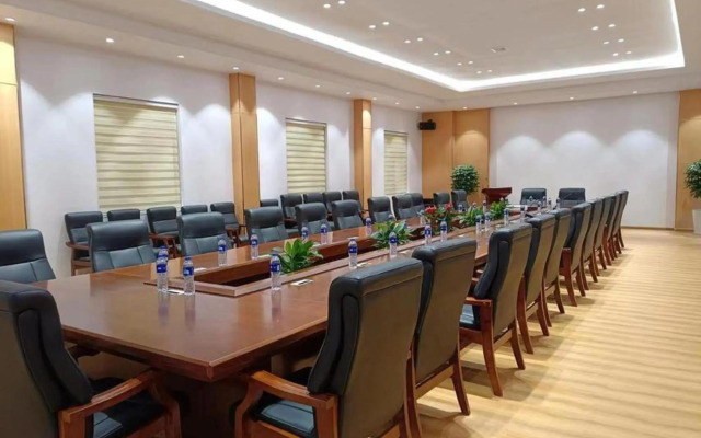 Jinjiang Inn Select (Shiyan Checheng West Road)