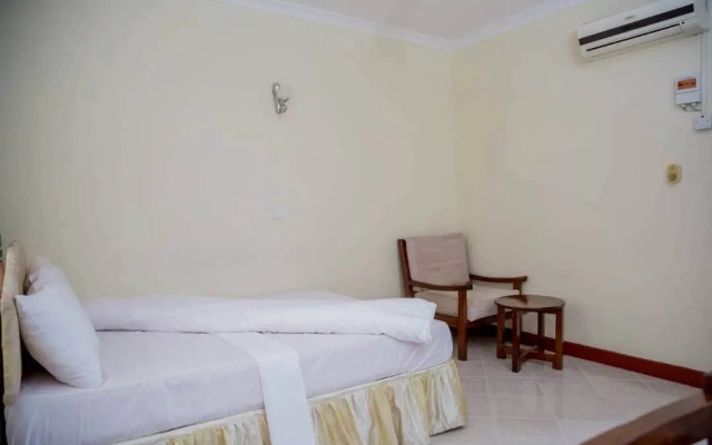 Kilimanjaro Crane Hotel