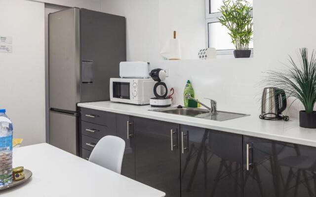 WelcomeBuddy - ANCO 56 - Cozy Retreat with Terrace
