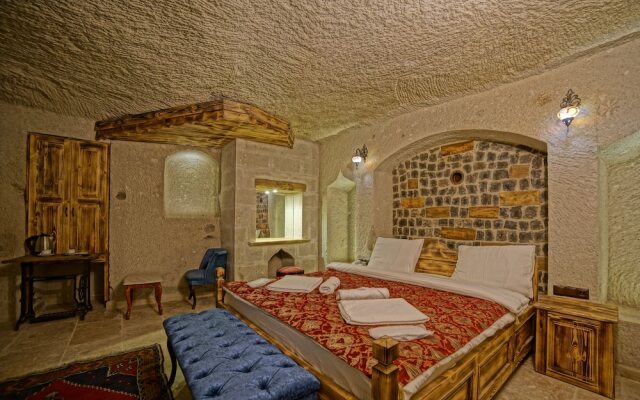 Zeus Cave Suites