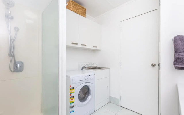 Peaceful apartment at Victoria Park