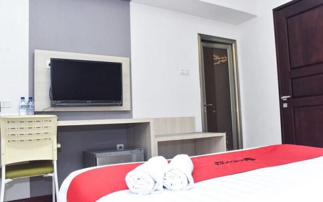 Reddoorz Plus Near Stasiun Tvri Surabaya