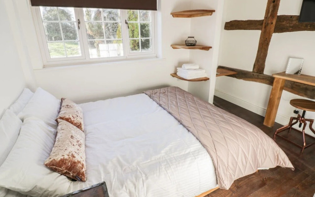 Lower Tundridge Cottage