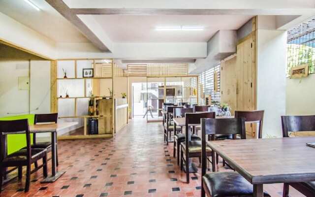 Hotel 12 Degrees West EGL