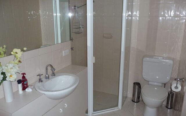 City Escape 2BD in Adelaides East End 3