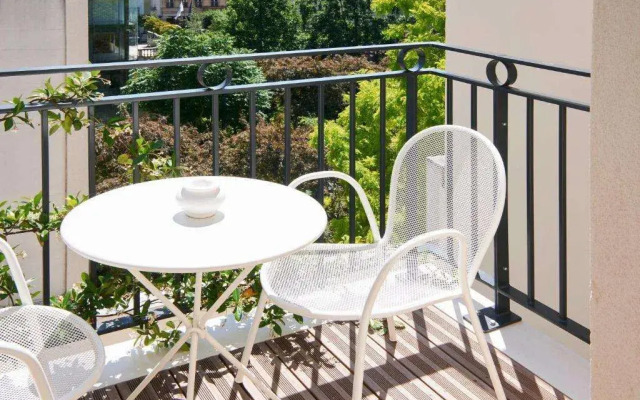 Perpetual Élysée Montaigne