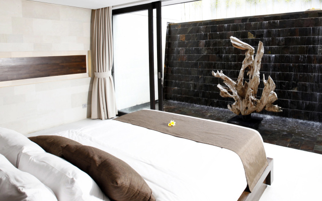 eqUILIBRIA SEMINYAK