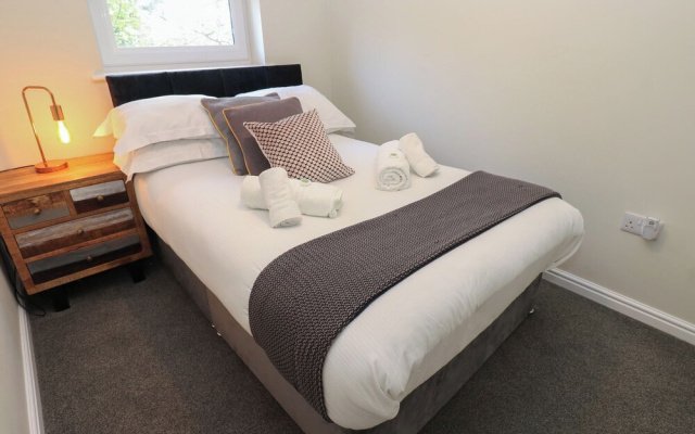 5 Ashcroft Mews